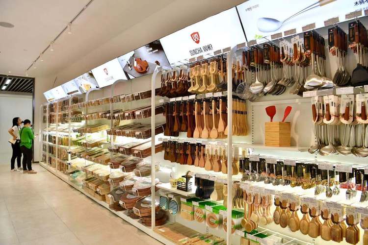 開業2小時銷售破千萬！華南地區最大日用百貨供應地迎“開門紅”，日用品銷售火爆